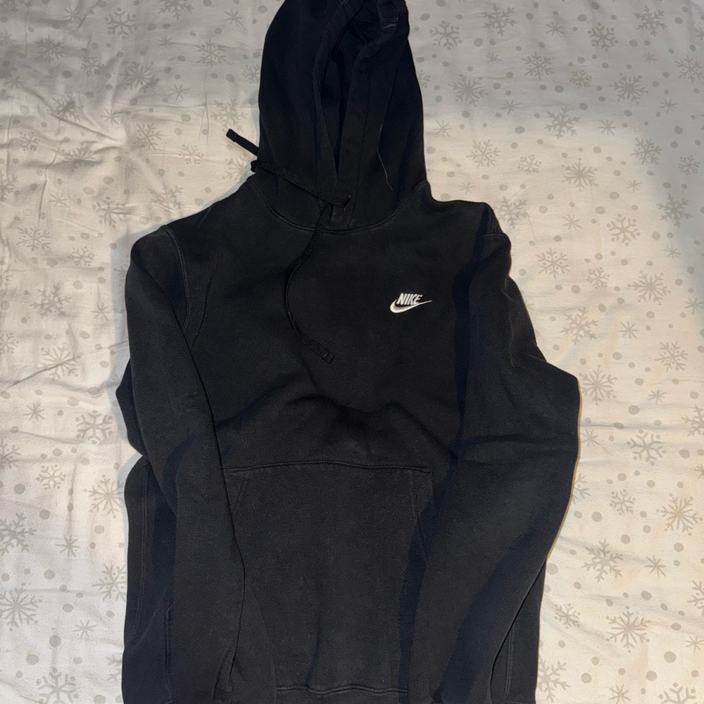 Nike Men's Black Pullover Hoodie